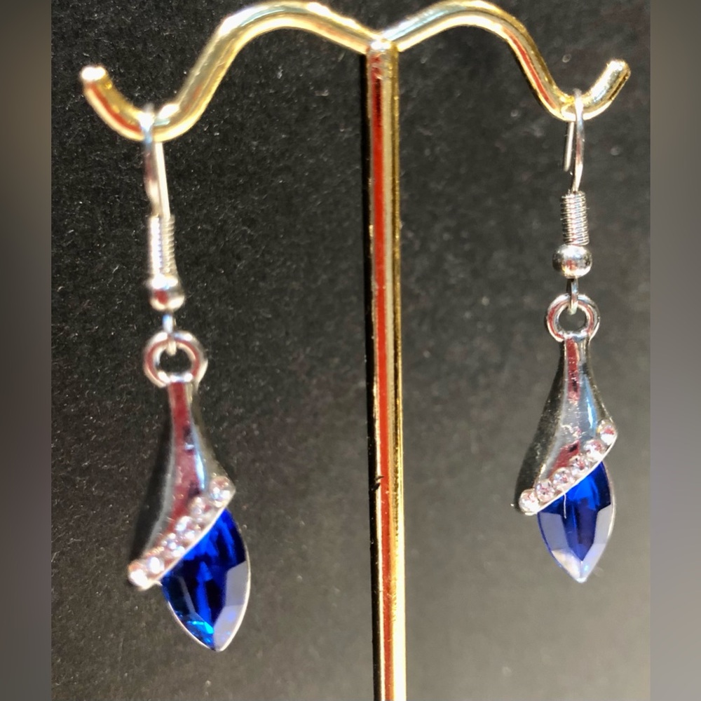 VINTAGE necklace and earring set Silver Blue teardrop crystal Upcycled Elegant - Picture 5 of 14